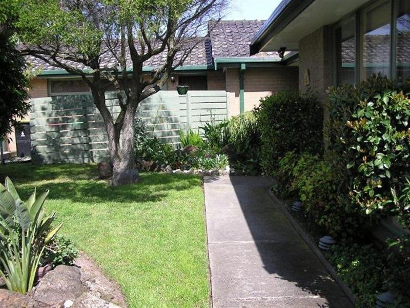 10 Chelbara Court, Chelsea VIC 3196