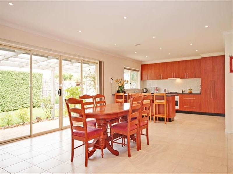 2/15 Swanpool Avenue, Chelsea VIC 3196