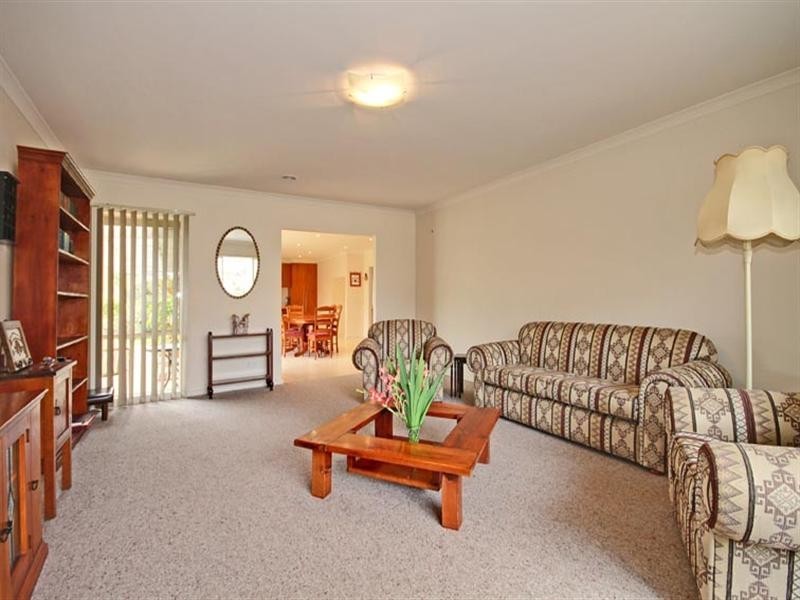 2/15 Swanpool Avenue, Chelsea VIC 3196