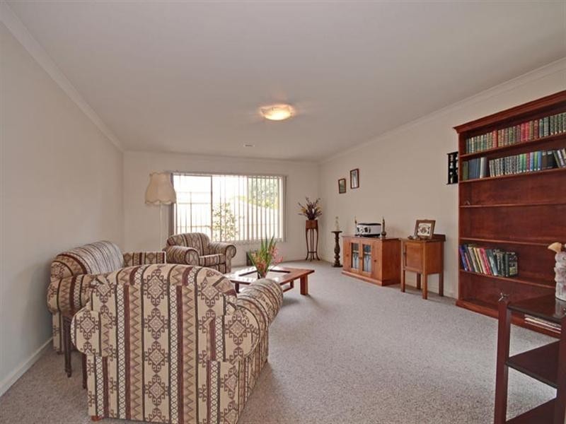 2/15 Swanpool Avenue, Chelsea VIC 3196