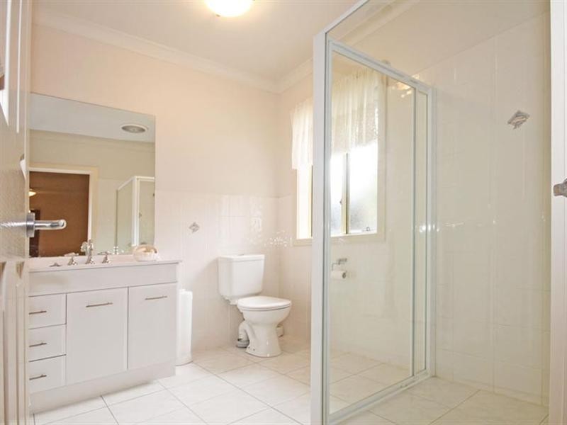 2/15 Swanpool Avenue, Chelsea VIC 3196