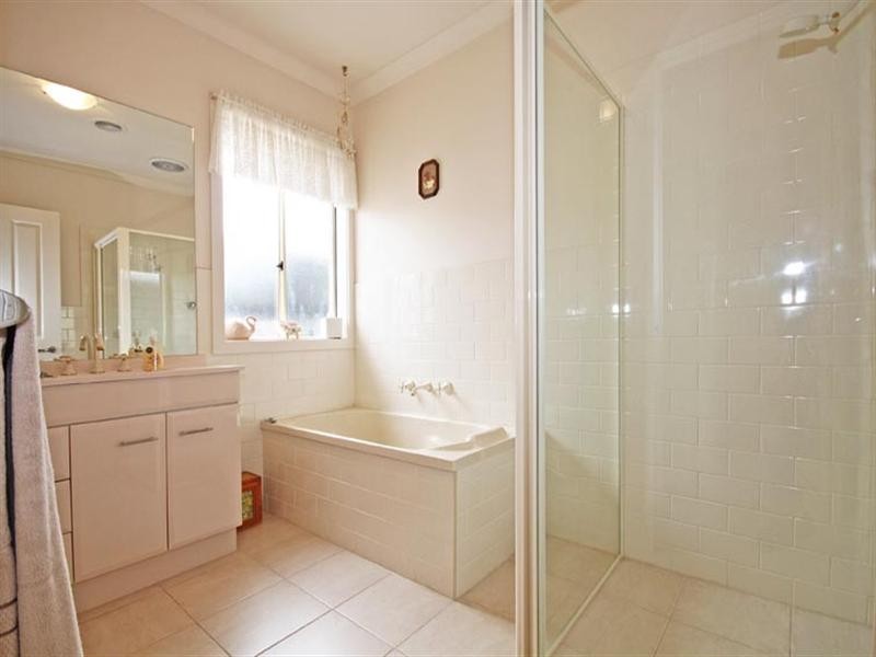 2/15 Swanpool Avenue, Chelsea VIC 3196