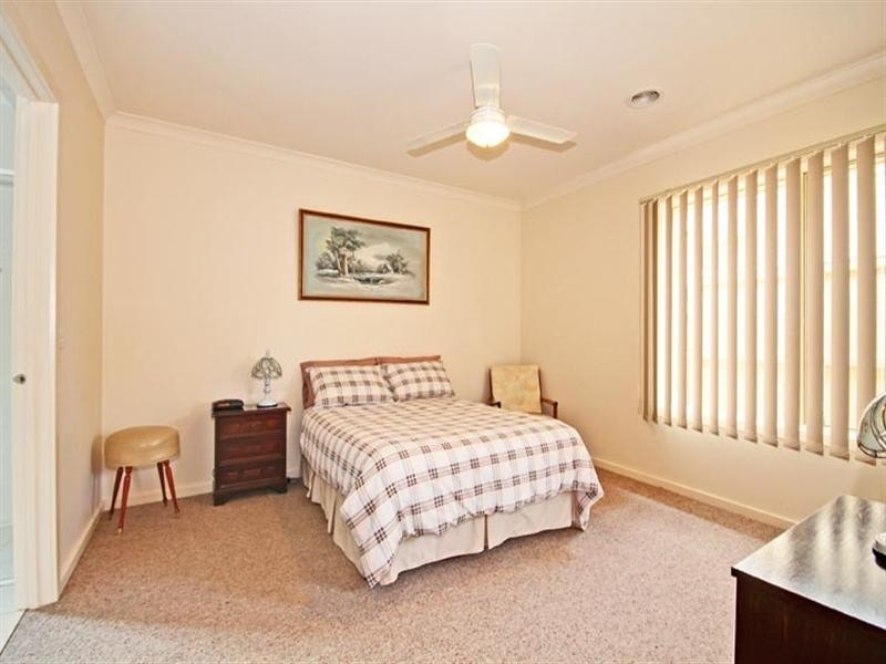 2/15 Swanpool Avenue, Chelsea VIC 3196