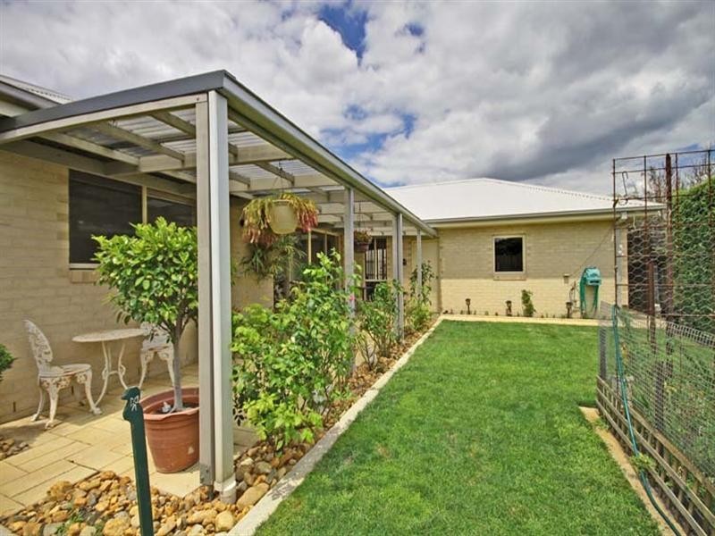 2/15 Swanpool Avenue, Chelsea VIC 3196