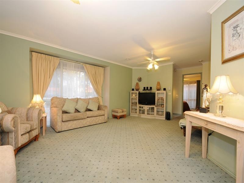 64 Branagan Drive, Aspendale Gardens VIC 3195