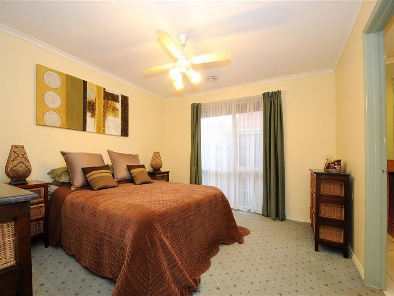 64 Branagan Drive, Aspendale Gardens VIC 3195