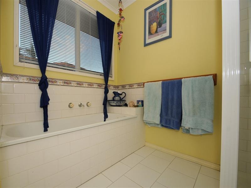 64 Branagan Drive, Aspendale Gardens VIC 3195