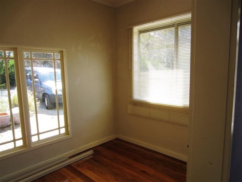 28 Beach Grove, Seaford VIC 3198