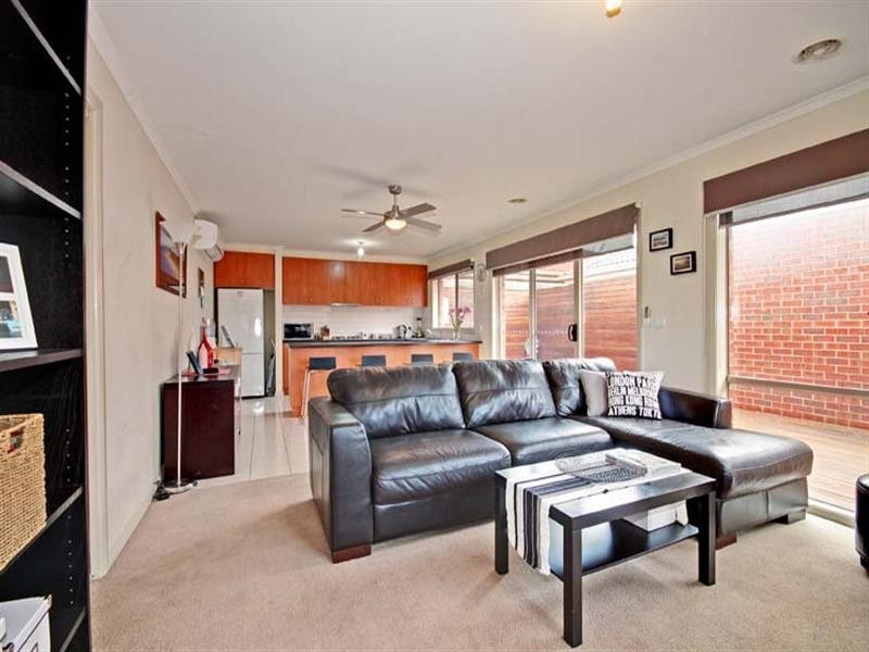 2/8 Bondi Road, Bonbeach VIC 3196