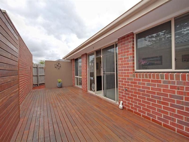 2/8 Bondi Road, Bonbeach VIC 3196