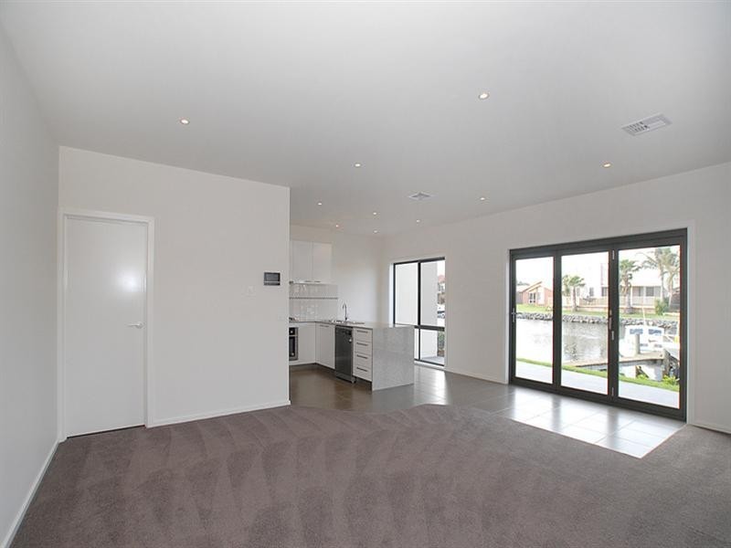 3/10 Rhode Island, Patterson Lakes VIC 3197