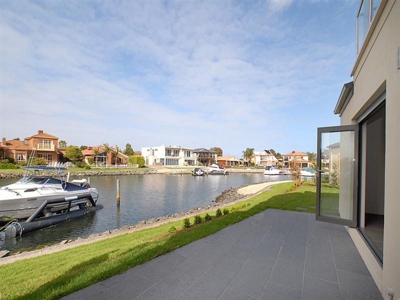 3/10 Rhode Island, Patterson Lakes VIC 3197