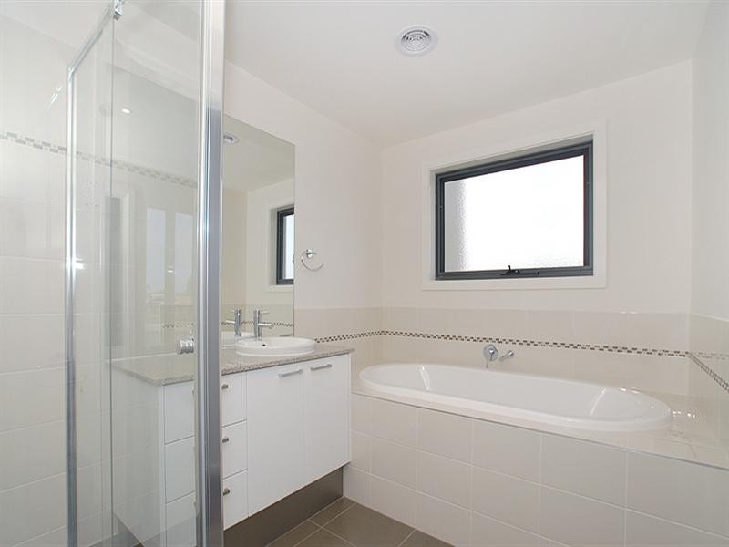 3/10 Rhode Island, Patterson Lakes VIC 3197