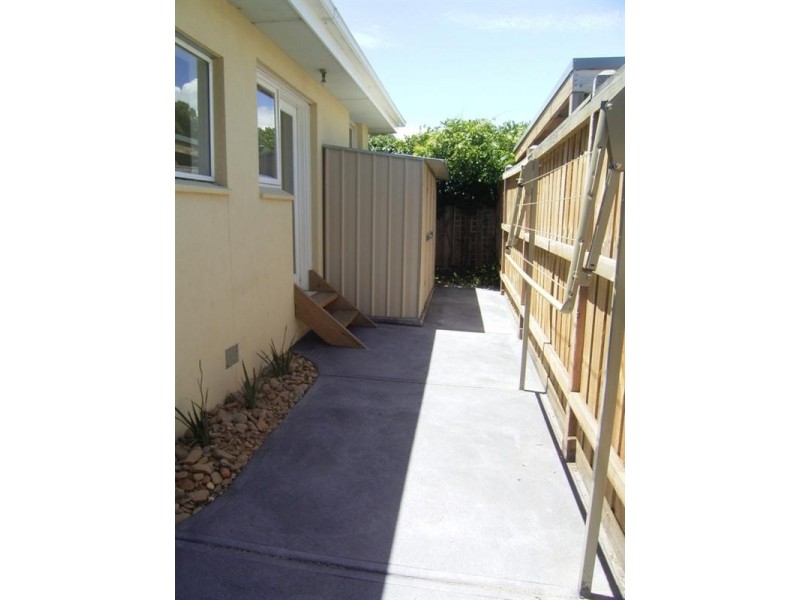 1/38 LOCHIEL Avenue, Edithvale VIC 3196