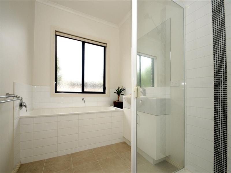 1/40 Kananook Avenue, Seaford VIC 3198