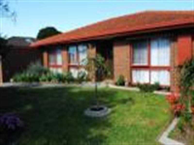 11 Pace Crescent, Chelsea VIC 3196