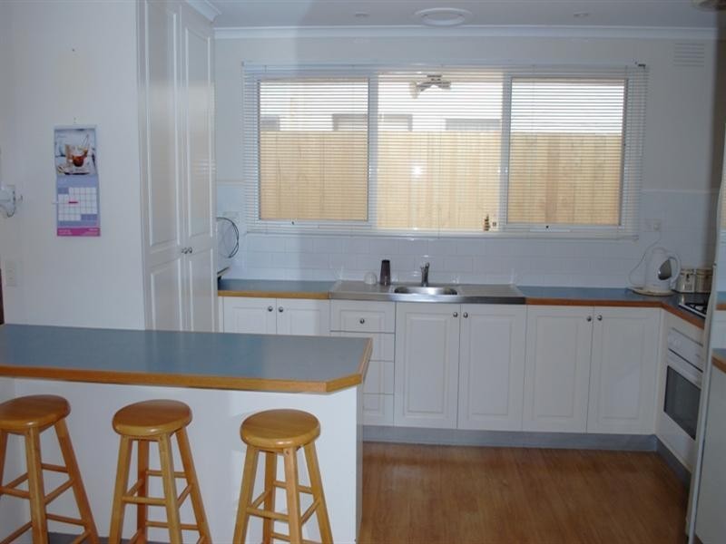 15 Newington Parade, Chelsea VIC 3196