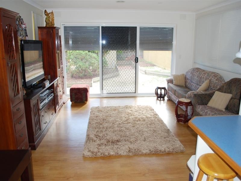 15 Newington Parade, Chelsea VIC 3196