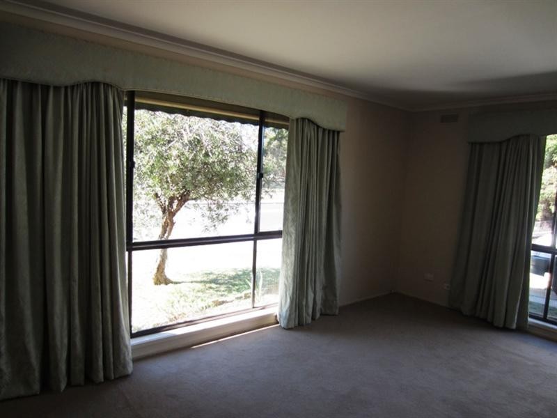 10 Cane Avenue, Seaford VIC 3198