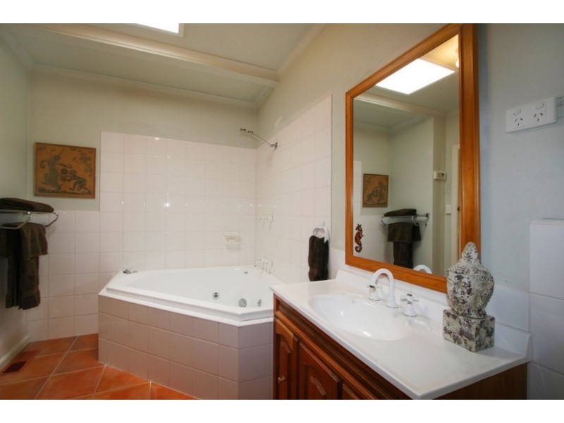 9 Bridges Avenue, Edithvale VIC 3196