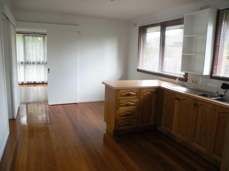 9 Barry Street, Seaford VIC 3198