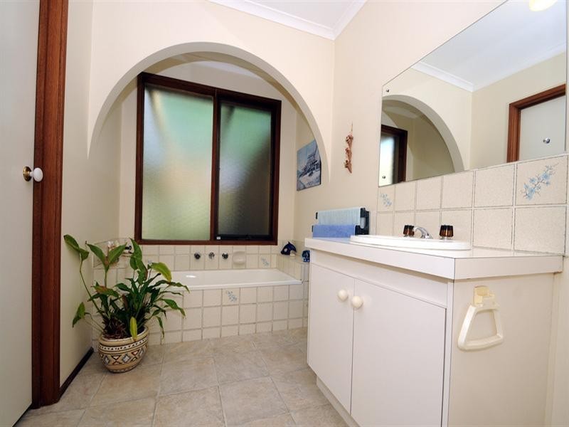 12 Bradina Court, Chelsea Heights VIC 3196