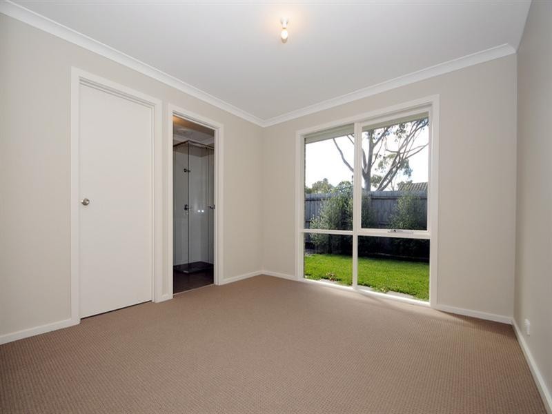 2/67 Randall Avenue, Edithvale VIC 3196
