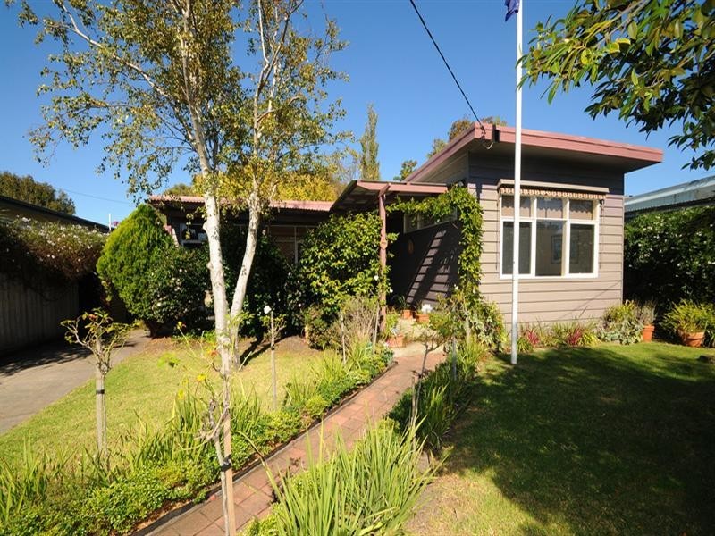 69 Seaford Grove, Seaford VIC 3198