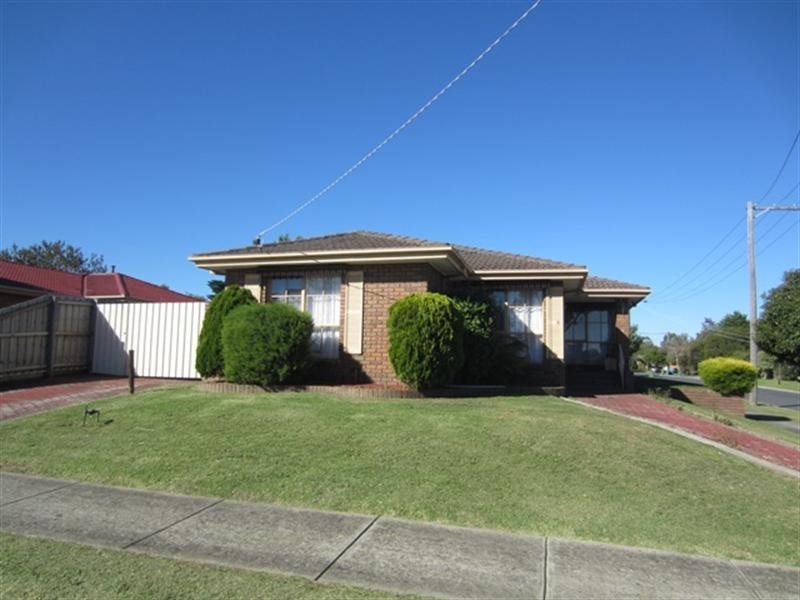 6 Glenbourne Road, Cranbourne VIC 3977