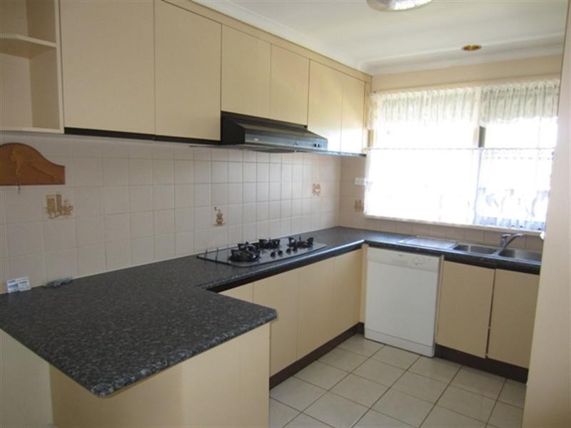 6 Glenbourne Road, Cranbourne VIC 3977