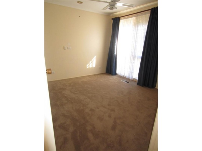 6 Glenbourne Road, Cranbourne VIC 3977