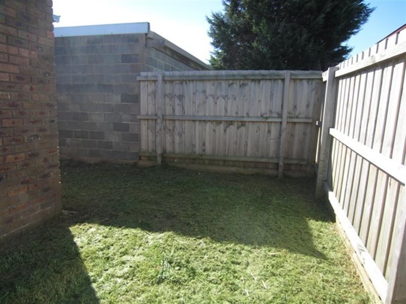 6 Glenbourne Road, Cranbourne VIC 3977