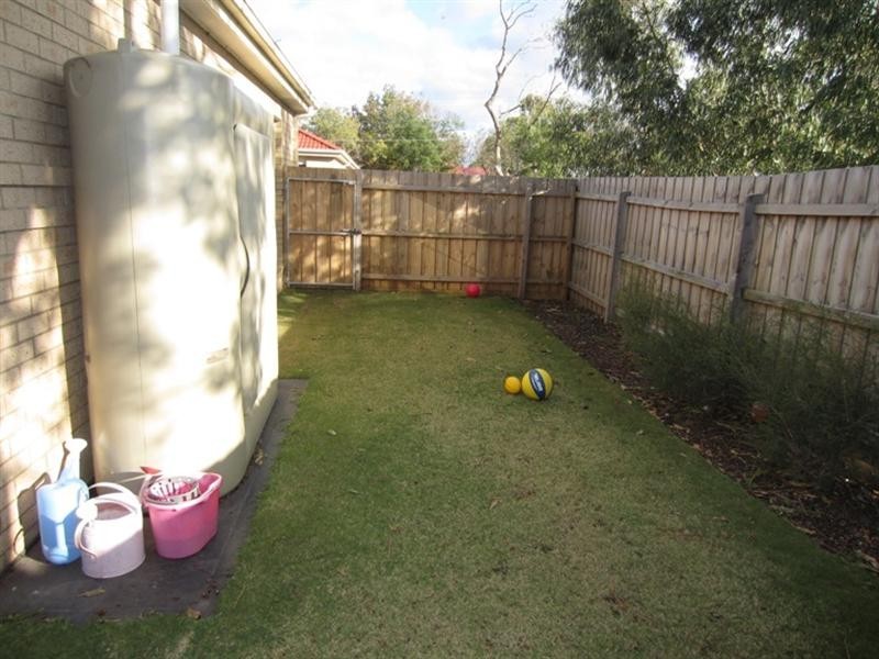 2/17 Austin Road, Seaford VIC 3198