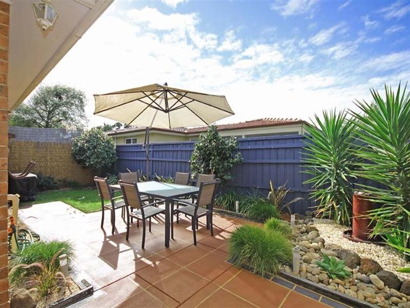 2/52 Woodbine Grove, Chelsea VIC 3196