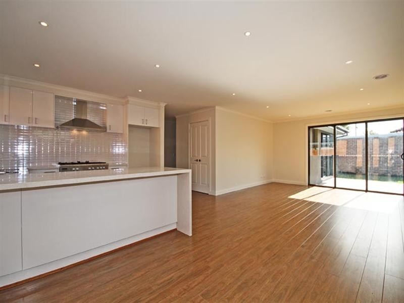 2/55 Swan Walk, Chelsea VIC 3196
