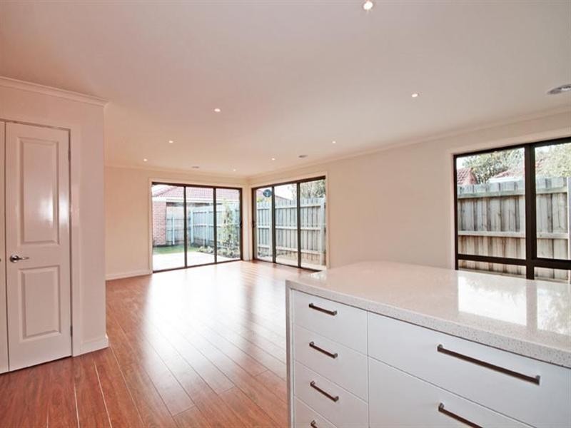 2/55 Swan Walk, Chelsea VIC 3196