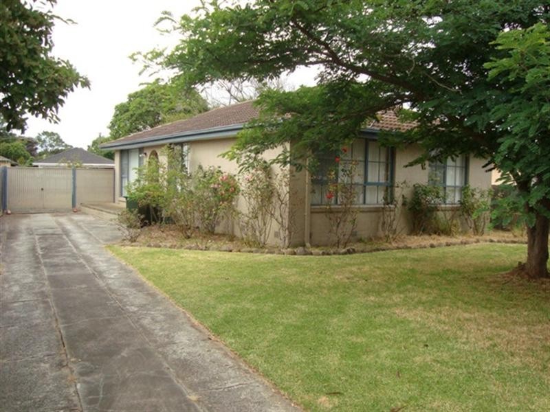 10 Charles Street, Seaford VIC 3198