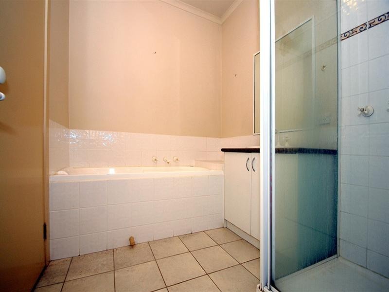 2/18 East Road, Seaford VIC 3198