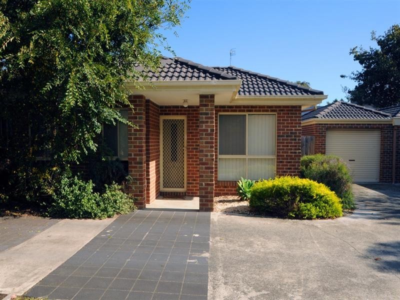 2/18 East Road, Seaford VIC 3198