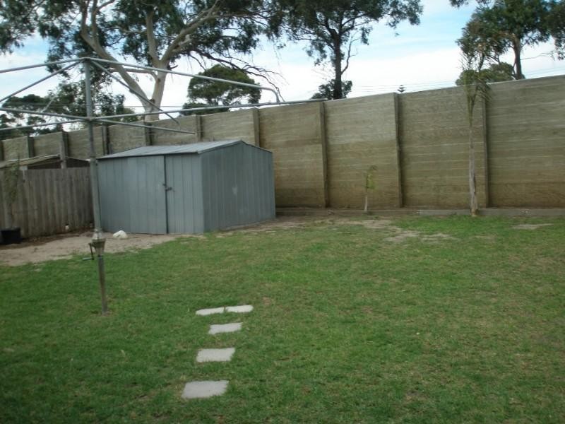 8 Francis Street, Seaford VIC 3198