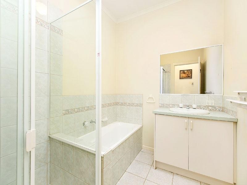 1/28 Howard Road, Dingley Village VIC 3172