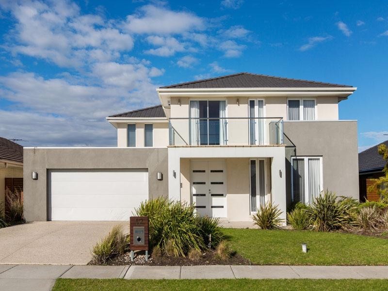 12 Coorong Circle, Waterways VIC 3195