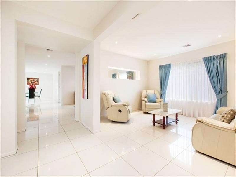 12 Coorong Circle, Waterways VIC 3195