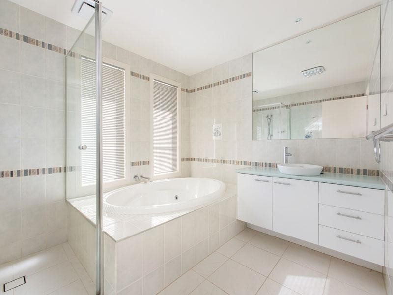 12 Coorong Circle, Waterways VIC 3195