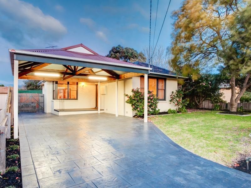 12 Moonda Grove, Cheltenham VIC 3192