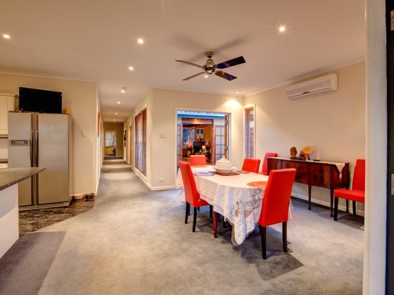 12 Moonda Grove, Cheltenham VIC 3192