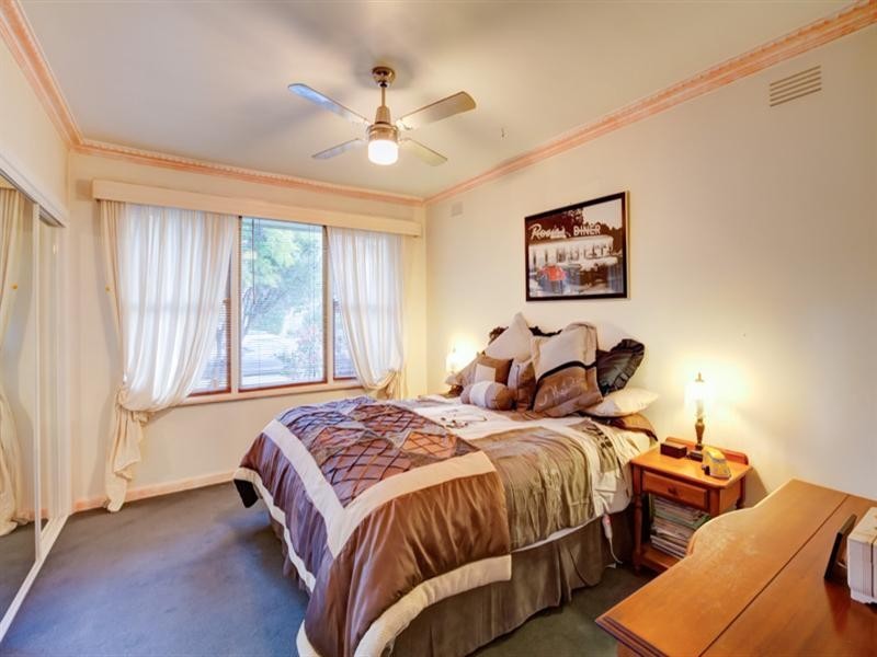 12 Moonda Grove, Cheltenham VIC 3192