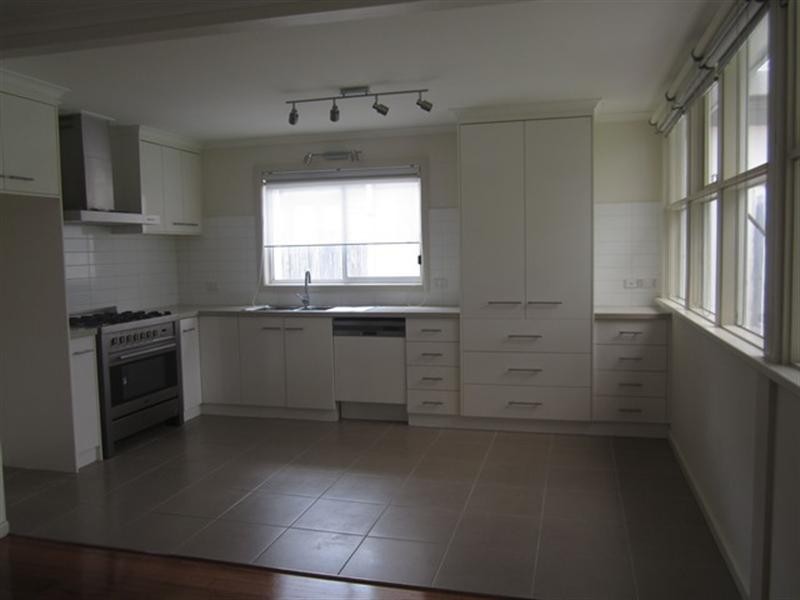 18 Golfview Road, Cheltenham VIC 3192