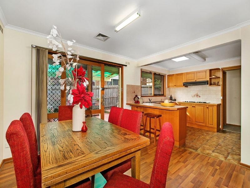 8 Lauren Close, Dingley Village VIC 3172