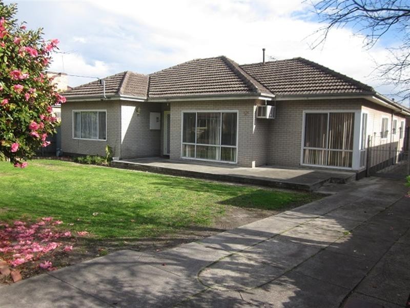 2C Bendigo Street, Cheltenham VIC 3192